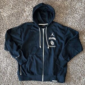 Nike Jordan Jumpman University of Oklahoma OU Sooners Basketball Hooded Jacket